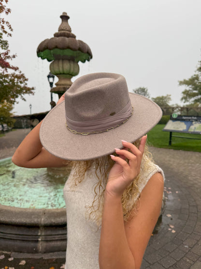 Chain and Pleated Band C.C Vegan Felt VFE0004